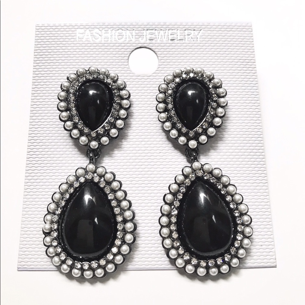 Classy black beaded earrings - Picture 2 of 3